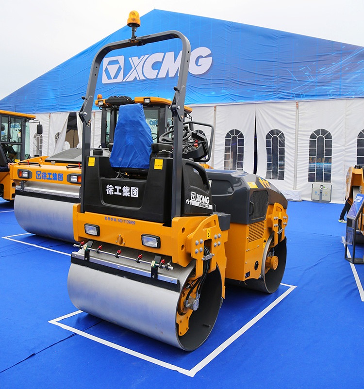 XCMG new 4 ton light vibratory roller XMR403S double drum asphalt compactor machinery for sale